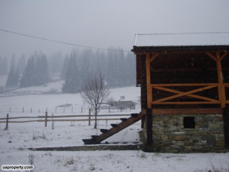 Carpathian log cabin for sale