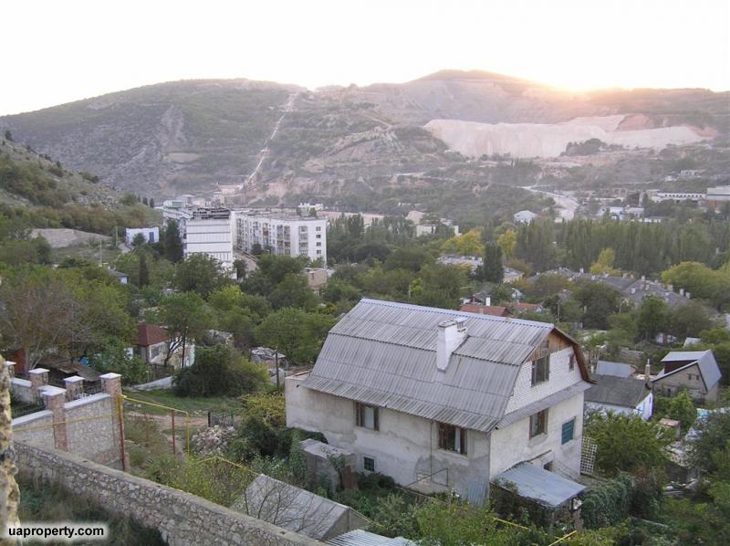 Large building plot with property in Balaklava