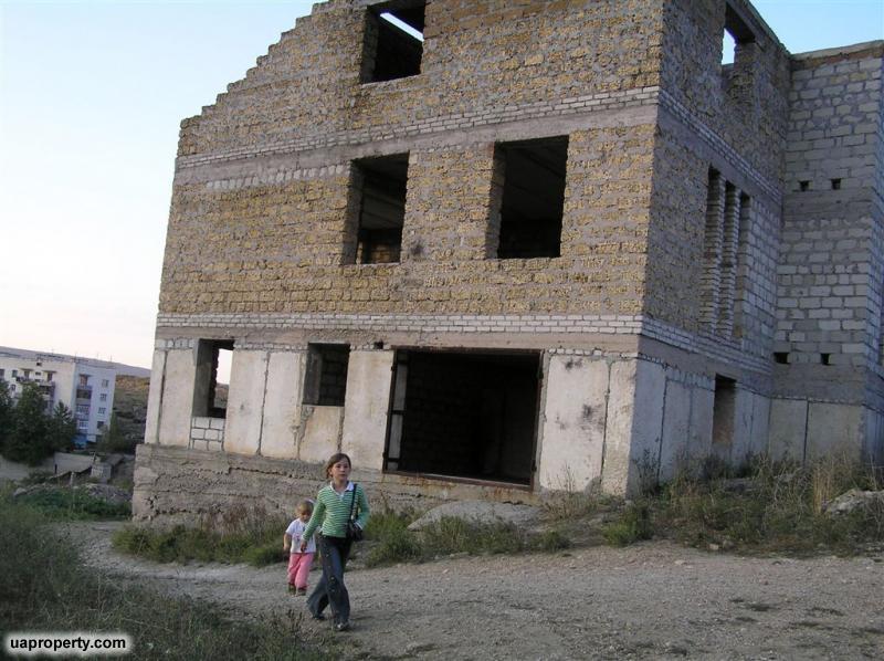 Large building plot with property in Balaklava