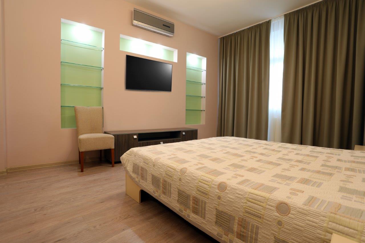 Superb two bedroom apartment for rent in Kiev just minutes from the metro.